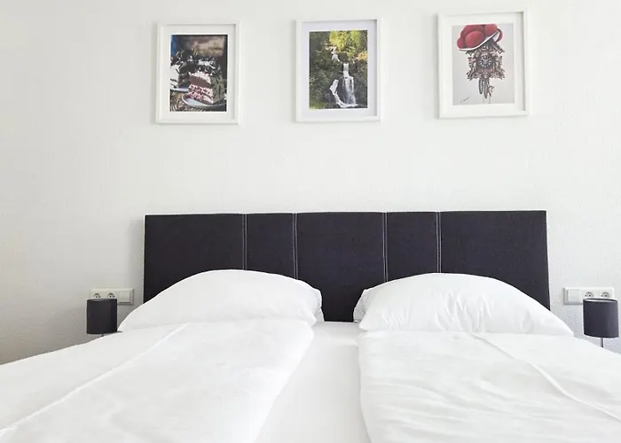 H-apartment 4 アパート *